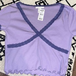super cute top, never worn